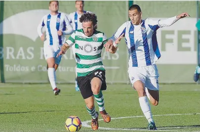  ??  ?? Sporting acaba com a equipa B, FC Porto prefere mantê-la