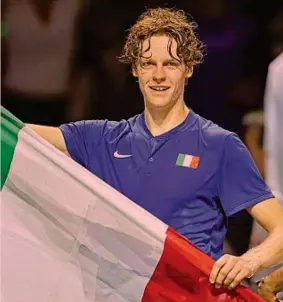  ?? GETTY ?? Il campione tricolore Jannik Sinner, 22 anni, nel
2024 ha vinto gli Australian Open, il torneo di Rotterdam, il Masters 1000 di Miami e ora è il numero 2 del mondo