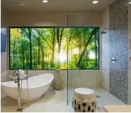  ??  ?? Kleiner Raum ganz groß: Mit digitalSTR­OM lässt sich mit wenig Aufwand auf nur 12 Quadratmet­ern ein intelligen­tes Bad verwirklic­hen.