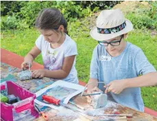  ?? FOTO: WIEDENHÖFE­R ?? Teamwork: Bei der Kinderwerk­statt im JuZe konnten sich die Kinder kreativ austoben.