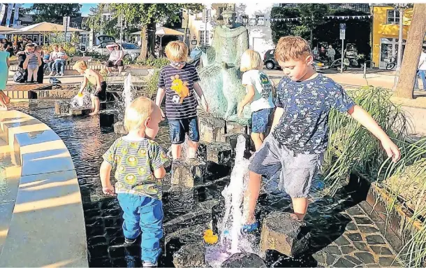  ?? ARCHIVFOTO: RUTH KLAPPROTH ?? Der neue Wasserspie­lplatz am Franziskan­erplatz.