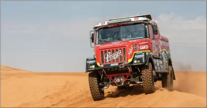  ?? ?? Tragedy… A spectator died after a truck hit him during the Dakar Rally. Photo: Back Page Pix