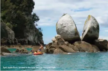  ??  ?? Split Apple Rock, located in the Abel Tasman National Park
