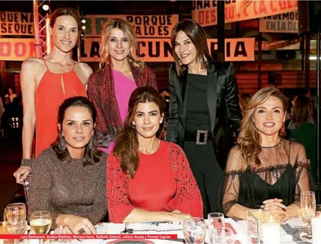  ??  ?? Lara Bernasconi, Andrea Martínez, Mariana Hartz, Nathalie Sielecki, Juliana Awada y Pamela Saguier.