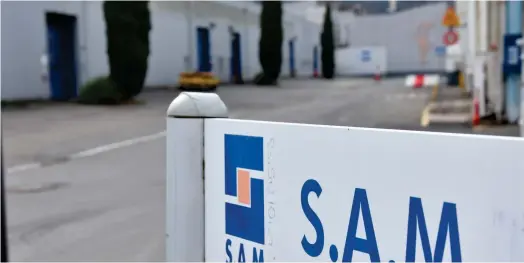  ?? ?? La fonderie SAM est plus que jamais au bord de la disparitio­n dans l’Aveyron. (Crédits : Pierrick Merlet)