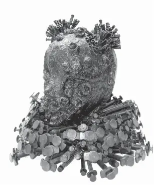  ?? (Courtesy) ?? SHANI ELDAR’s mixed-media sculpture ‘Muzreket’ (Injected).