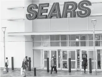  ??  ?? Ready, set, shop: the Sears liquidatio­n sale at Hillside centre on Thursday.