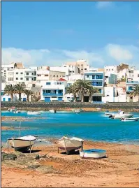  ??  ?? PROCER. El arquitecto lo es en la isla Lanzarote. Recibió el Premio Mundial de Ecología y Turismo en 1978. Desde marzo de este año el aeropuerto del lugar se llama César Manrique.