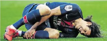  ?? AP ?? Stürmersta­r Edinson Cavani verletzte sich am Wochenende im Spiel gegen Girondins Bordeaux.