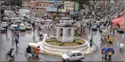  ?? PTI ?? Rawalpindi: People rush to shop after the government relaxed the weeks-long lockdown that was enforced to curb the spread of the Coronaviru­s, at a market in Rawalpindi, Pakistan, Thursday