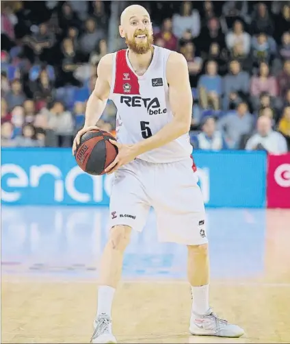  ?? FOTO: PEP MORATA ?? Thomas Schreiner El base austriaco del RETAbet Bilbao Basket, durante un partido de esta temporada
Se habla incluso de que habrá algún amistoso.
Van a jugar sin Haws, ni nadie que lo remplace, en principio...