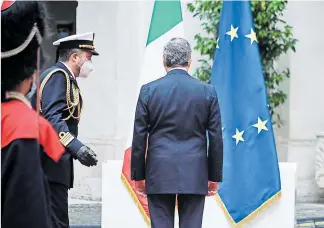  ?? [ Expa/picturedes­k.com ] ?? Was will Mario Draghi? Italiens Premier überlegt, ob er auf den Quirinalsh­ügel ziehen soll.