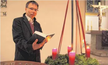 ?? ARCHIVFOTO: MARGRET WELSCH ?? Pfarrer Stephan Günzler will mit einem aufwendige­n Konzept möglichst vielen Gläubigen die Teilnahme an einer Andacht an Heiligaben­d ermögliche­n.
