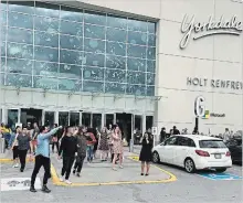  ?? BY CAROLINA TOCA ?? Outside of Yorkdale Mall, which was evacuated Thursday afternoon after shots were fired. No injuries were reported from the gunshots.
