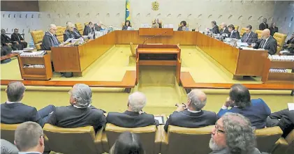  ?? AFP ?? Decisión. El Supremo Tribunal Federal de Brasil sesionó ayer durante casi 10 horas sobre el futuro de Lula.