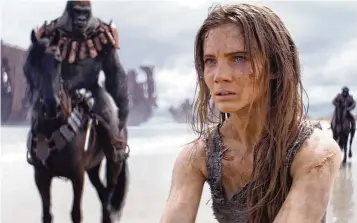  ?? CONTRIBUTE­D BY 20TH CENTURY STUDIOS VIA AP ?? Rising star Freya Allan plays a heroic young human hiding an agenda in the new “Kingdom of the Planet of the Apes.”