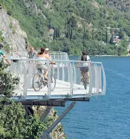  ?? ?? Spettacola­re Un tratto della pista a Limone, nel Bresciano