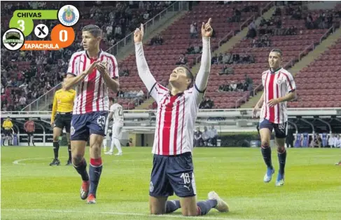  ?? FOTO: CORTESÍA ?? &gt; Ronaldo Cisneros (18) celebra después de marcar el primer gol de las Chivas.