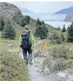  ?? ?? Eiswand voraus: Die W-Route endet vor dem imposanten Grey-Gletscher.