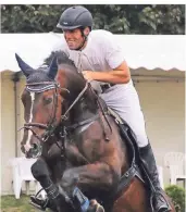  ?? FOTO: BUSCH (ARCHIV) ?? Trübe Aussichten: Berufsreit­er Dominik Broich sorgt sich um die Sportler und ihre Pferde, für die auch Hallenturn­iere sehr wichtig sind.