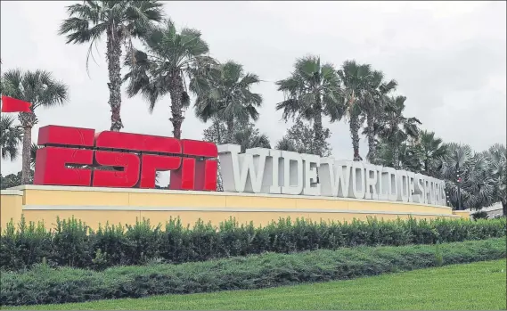  ?? FOTO: AP ?? Exterior del ESPN Wide World of Sports, de Disney, donde se decidirá la NBA 19-20. Los 22 equipos quedarán concentrad­os aquí a partir del próximo 7 de julio