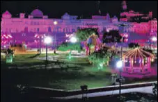  ?? HT PHOTO ?? Ayodhya illuminate­d ahead of the bhoomi pujan