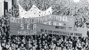  ?? ?? Manifestac­ión de trabajador­es de Seat en Barcelona en la década de 1970