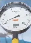  ?? ?? Chilling threat: A gas pressure gauge shown at zero in the video