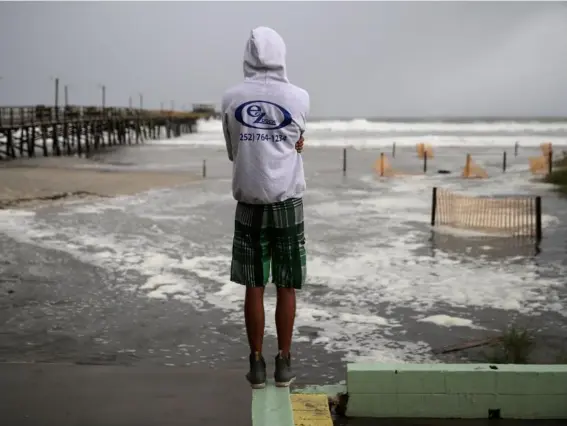  ??  ?? Atlantic Beach, North Carolina, is being battered by 100mph winds (Getty)