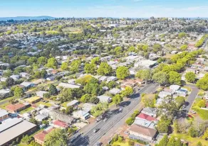  ?? ?? TIGHT MARKET: An aerial image of Toowoomba. Across many suburbs in Toowoomba it is now cheaper to buy than rent. Photo: LJ Hooker Toowoomba.