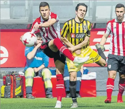  ?? FOTO: JUAN ECHEVERRÍA ?? Meritorio Guruzeta intentará mostrar su potencial ante el técnico argentino para ganarse un hueco en la plantilla de los leones