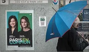  ??  ?? Le logo du PS ne figure pas sur l’affiche de campagne d’Anne Hidalgo.