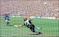  ?? ?? Roberto Baggio falla su penalti en Pasadena.