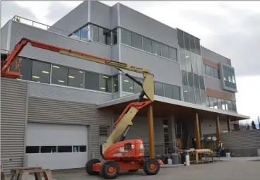  ?? ANDREA PEACOCK/The Okanagan Saturday ?? An outside view of the rear of the new Kelowna RCMP building on Clement Avenue, which is set to be operationa­l by June 15. The new building is 107,000 square feet and will allow officers currently working out of three different facilities to all work...