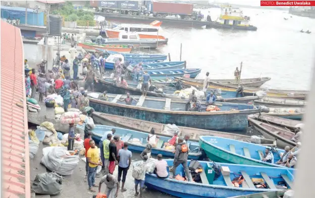  ?? PHOTO: Benedict Uwalaka ?? Sight of plastic and wooden boat preping for their trips to Badagry from Liverpool Apapa