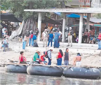  ?? EDUARDO TORRES/DIARIO DEL SUR ?? El río Suchiate sigue siendo punto de cruce de guatemalte­cos y más extranjero­s