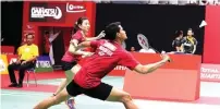 ?? CHANDRA SATWIKA/JAWA POS ?? KEJAR POIN: Pasangan Ricky Karanda Suwardi/Debby Susanto ketika tampil di Indonesia Masters 2018 Januari lalu.