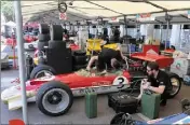  ?? ?? 3
La Lotus 49 a vu son illustre carrière débuter en 1967 mais l’une de ses déclinaiso­ns (Lotus 49B) a fait ses premiers tours de roues à Monaco lors du Grand Prix 1968. Un modèle vainqueur en Principaut­é et champion du monde avec Graham Hill à son bord la même année. La Lotus apparaît ce week-end pilotée par Adrian Newey, directeur technique de l’écurie RedBull jusqu’à la fin de la saison.