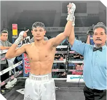  ?? FOTO: CORTESÍA ?? El tapatío Alexander Villa, con la mano en alto luego de vencer a su rival capitalino.