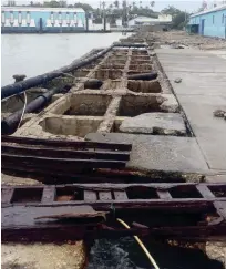  ?? FUENTE EXTERNA ?? Muelle. Las marejadas provocaron daños en las instalacio­nes del Muelle de Puerto Plata, embestido por el ciclón María.