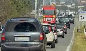  ??  ?? Il traffico Il tratto Paladina-Villa è spesso congestion­ato