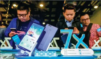  ?? XINHUA ?? Huawei smartphone­s on display during a new product launch of the company in Kuala Lumpur, Malaysia.