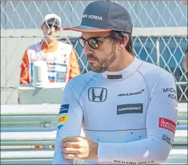  ?? FOTO: EFE ?? Fernando Alonso, decepciona­do, una vez más, por los constantes fallos de Honda