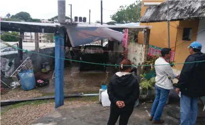  ?? JESÚS GARCÍA ?? Durante la inspección por parte del alcalde se encontró un taller de hojalaterí­a en terreno del municipio.