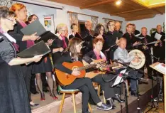  ?? Fotos: Glonner ?? Unter dem Titel „Allerhand“veranstalt­ete der Gesangvere­in Köngetried einen bunten Konzertabe­nd.
