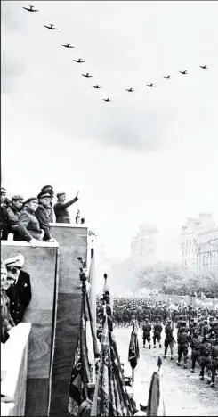  ?? GETTY IMAGES ?? FRANCO, EN EL DESFILE DE LA VICTORIA, MADRID, 19 DE MAYO DE 1939.