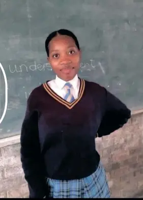  ?? IMIFANEKIS­O: ITHUNYELWE ?? Uanesipho Gotyana (19) phambi kokuba kuvele ithumba lomhlaza ecaleni kobuso bakhe.