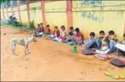  ?? HT PHOTO ?? The government school in Chattarpur distict’s ward 5, has no building or facilities of its own.