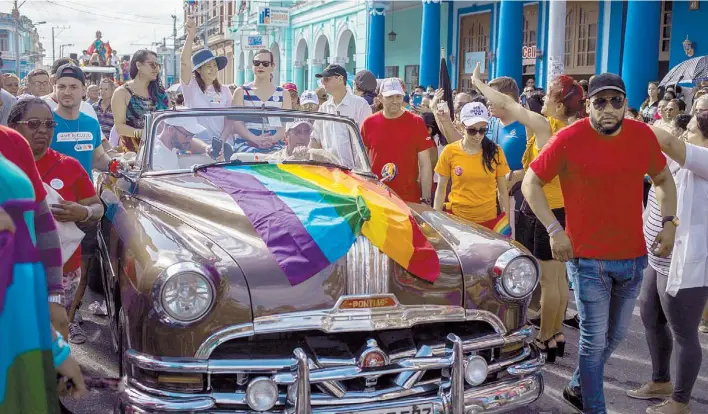  ?? AP ?? Día contra la homofobia. El anteproyec­to de la nueva constituci­ón cubana da el primer paso hacia el matrimonio igualitari­o, algo impensado en los tiempos del comunismo duro.