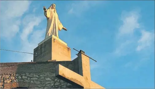  ?? VICENÇ LLURBA / ARCHIVO ?? El Memorial Democràtic ha concluido que la cruz del monumento conocido como lo Santet es un símbolo fascista
